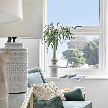 The Seaview Suites At The Corbyn Apartments Торки Екстериор снимка