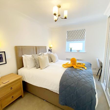 The Seaview Suites At The Corbyn Apartments Торки Екстериор снимка