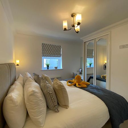 The Seaview Suites At The Corbyn Apartments Торки Екстериор снимка