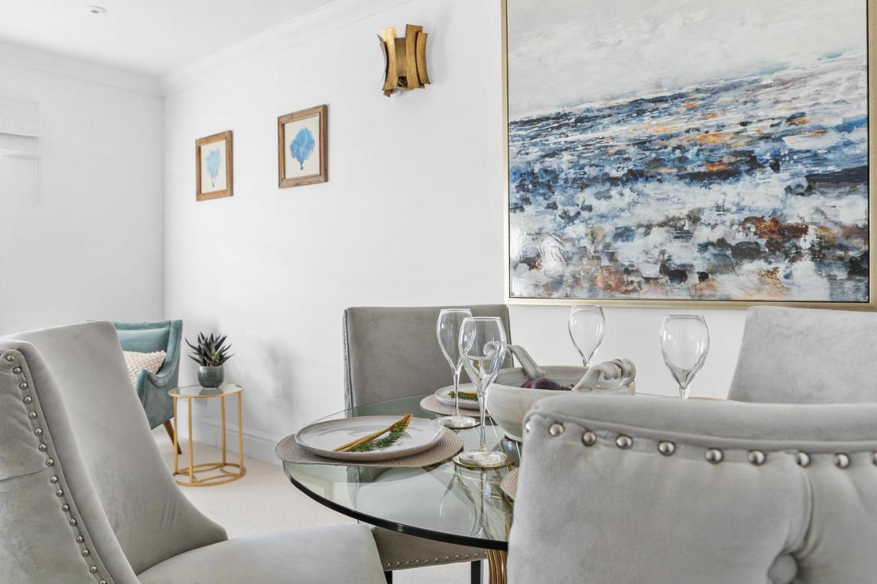 The Seaview Suites At The Corbyn Apartments Торки Екстериор снимка