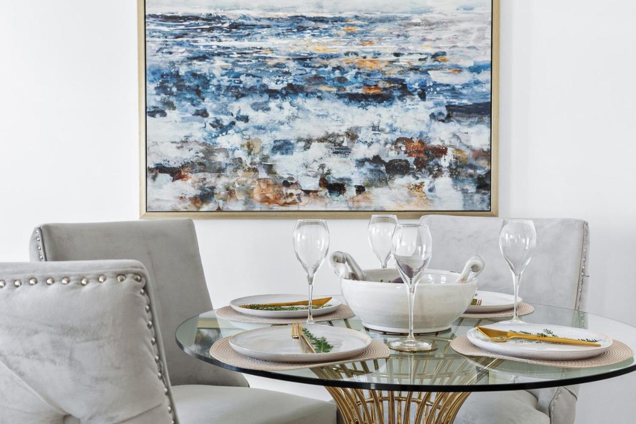 The Seaview Suites At The Corbyn Apartments Торки Екстериор снимка