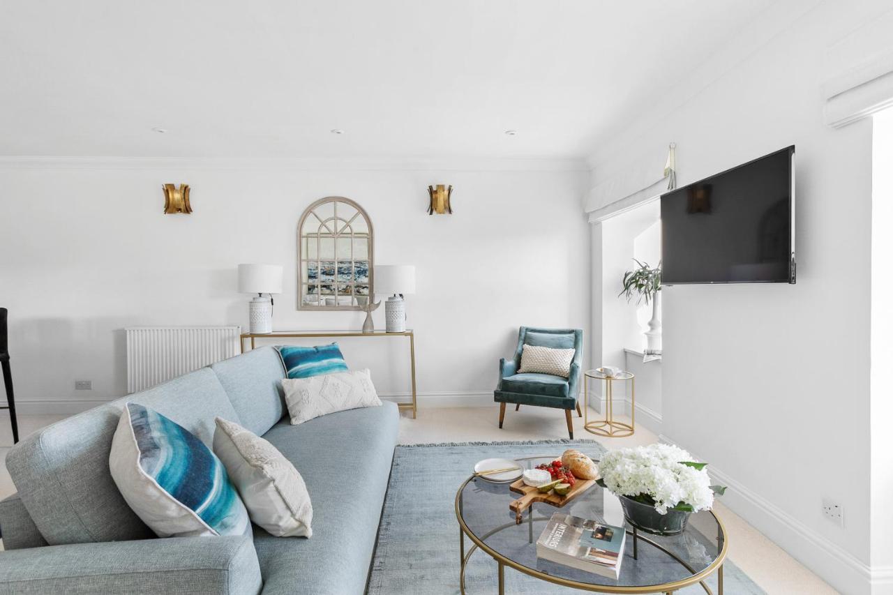 The Seaview Suites At The Corbyn Apartments Торки Екстериор снимка