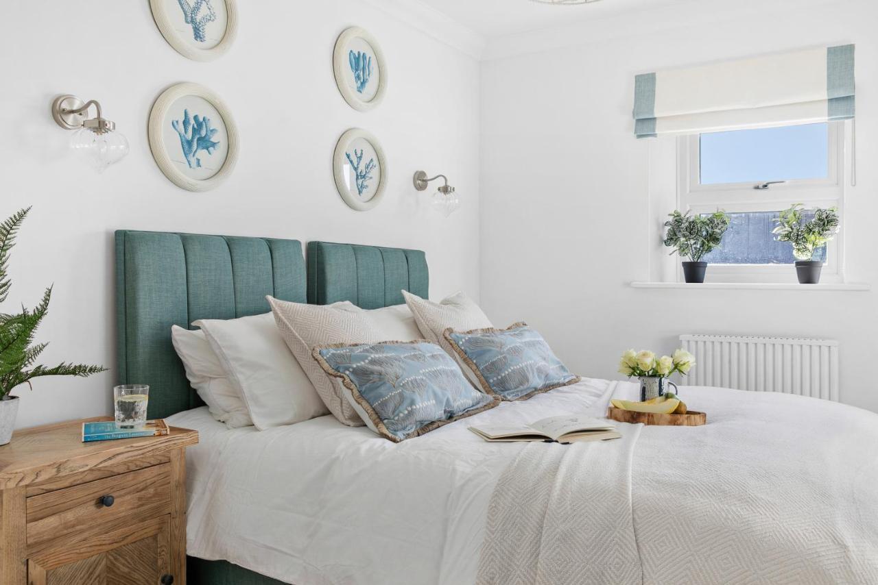 The Seaview Suites At The Corbyn Apartments Торки Екстериор снимка