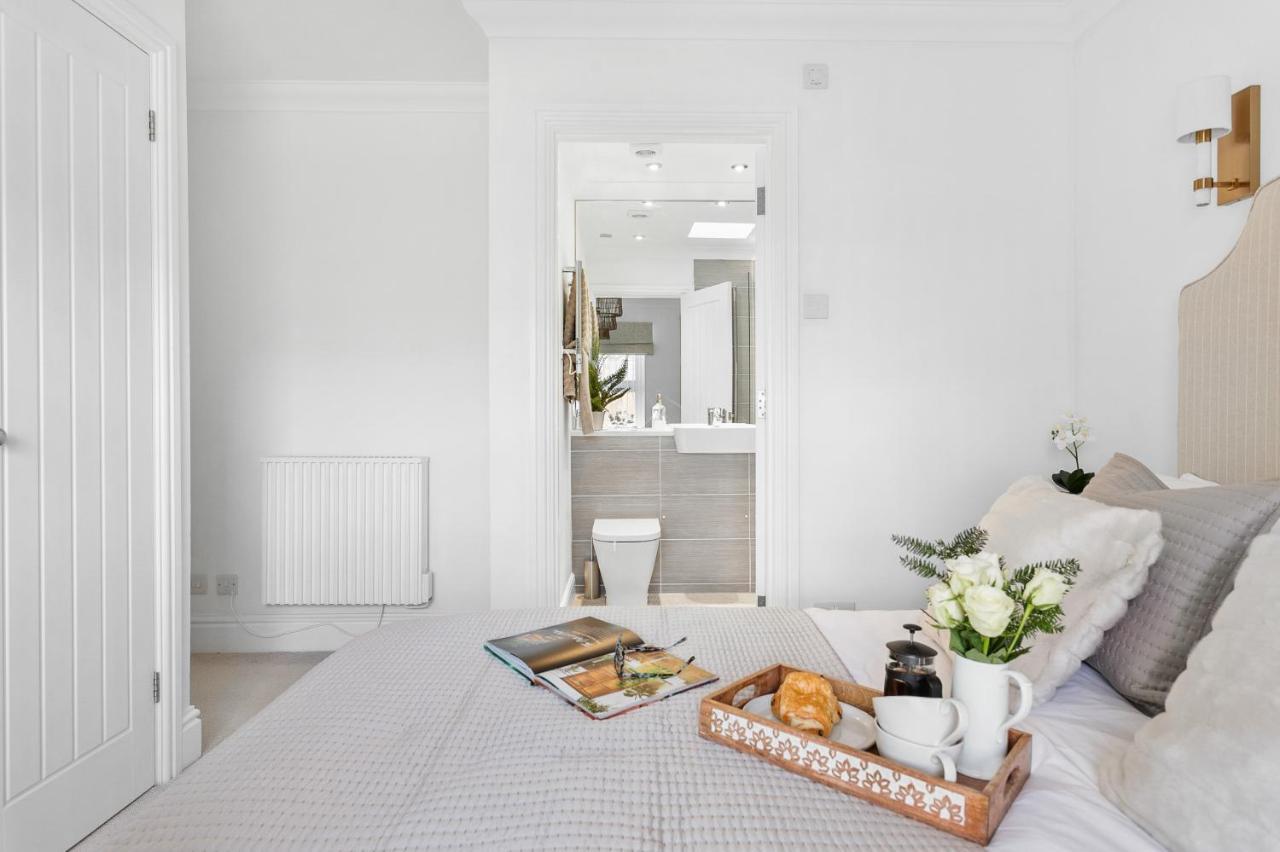 The Seaview Suites At The Corbyn Apartments Торки Екстериор снимка