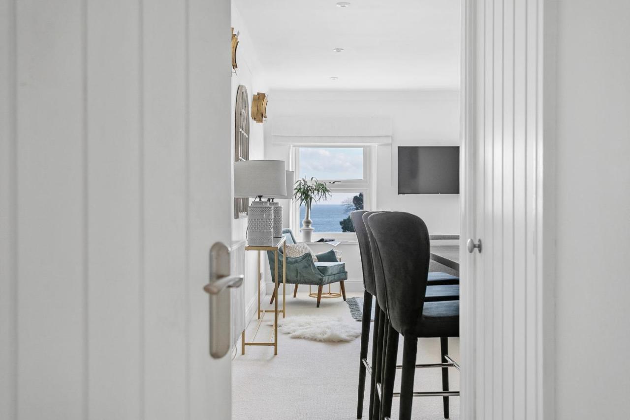 The Seaview Suites At The Corbyn Apartments Торки Екстериор снимка