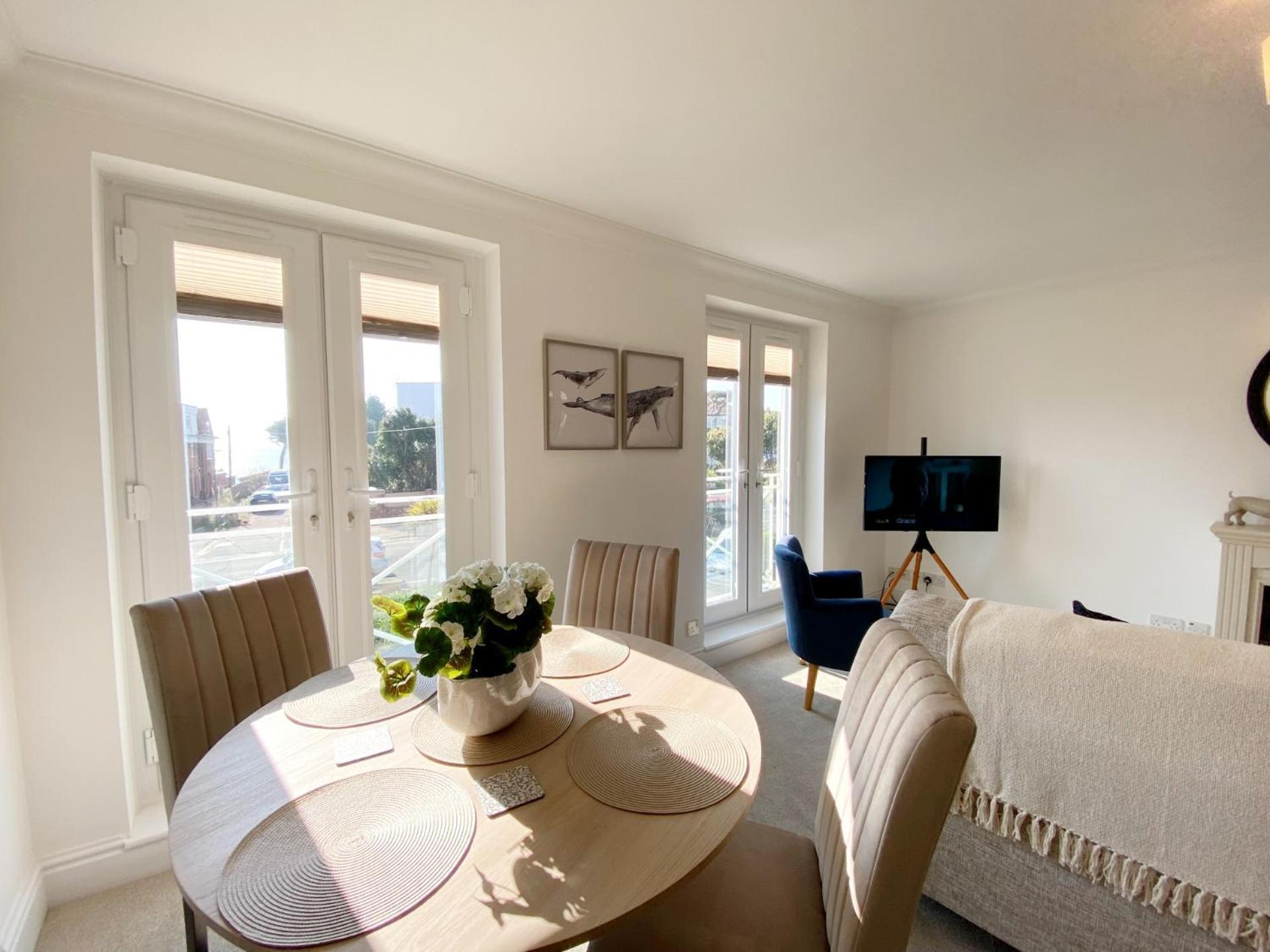 The Seaview Suites At The Corbyn Apartments Торки Екстериор снимка