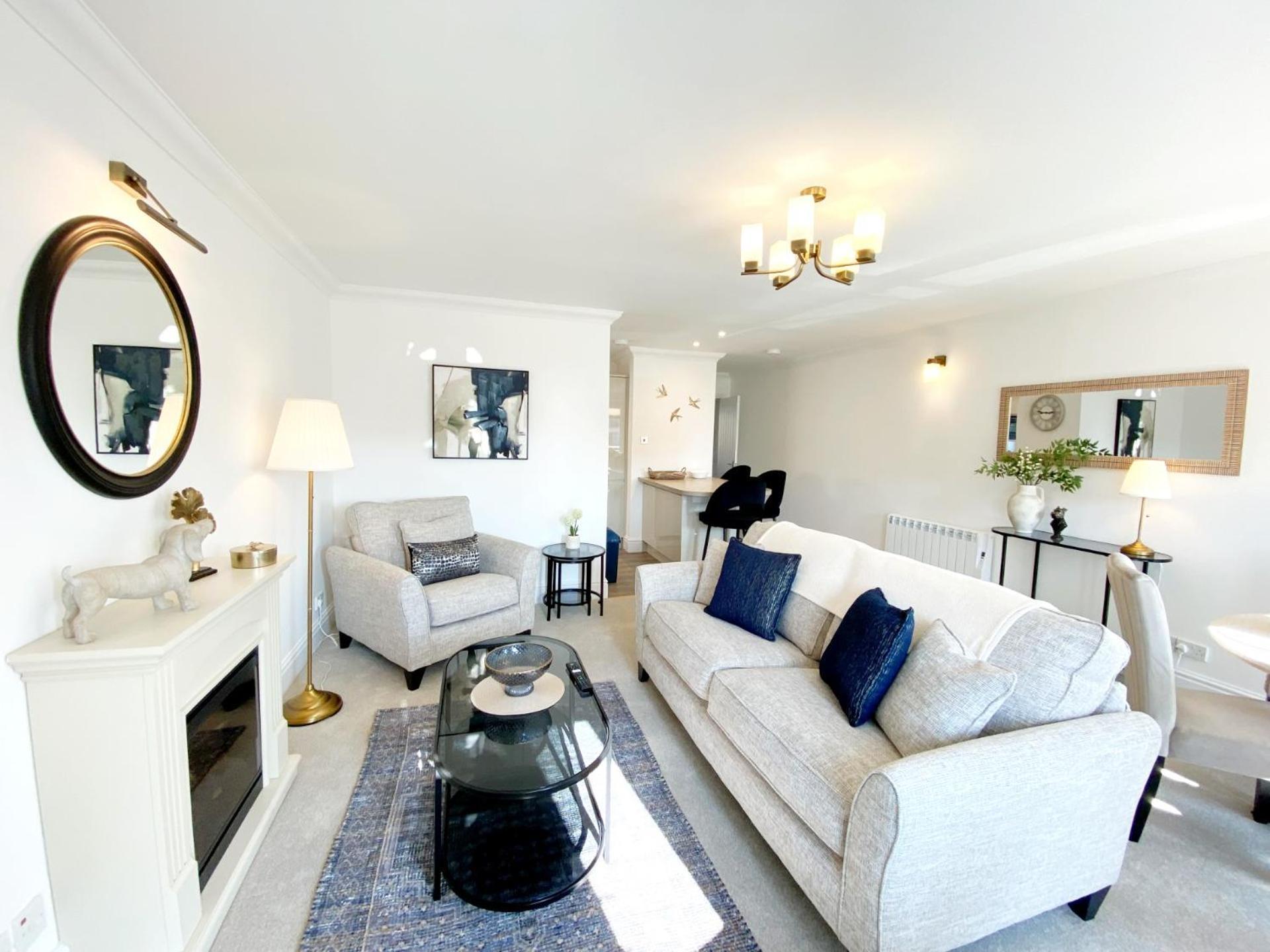 The Seaview Suites At The Corbyn Apartments Торки Екстериор снимка