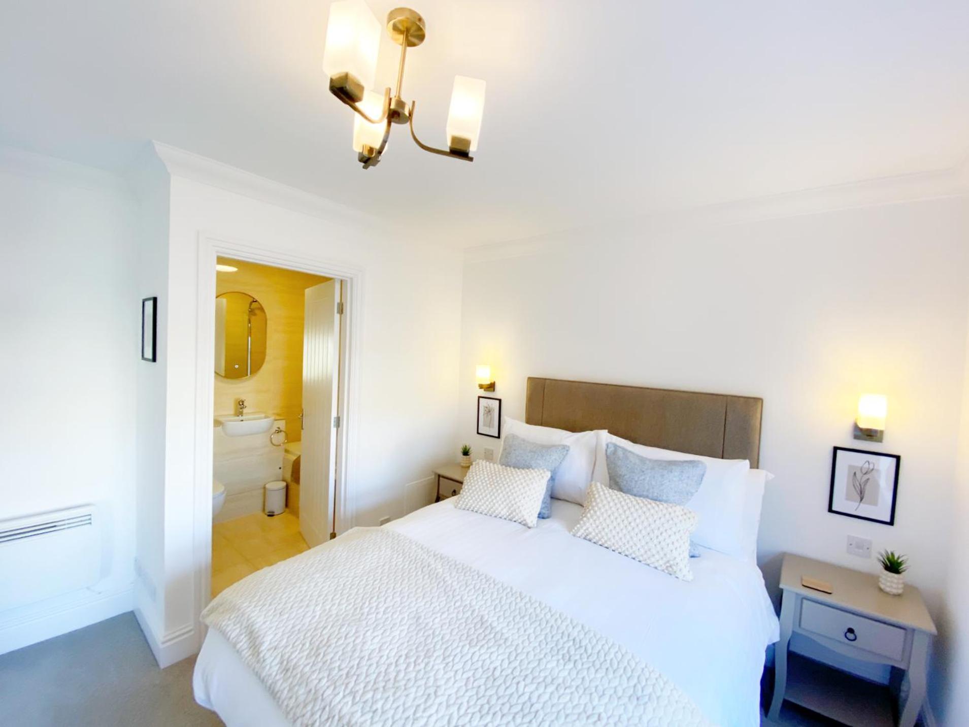The Seaview Suites At The Corbyn Apartments Торки Екстериор снимка